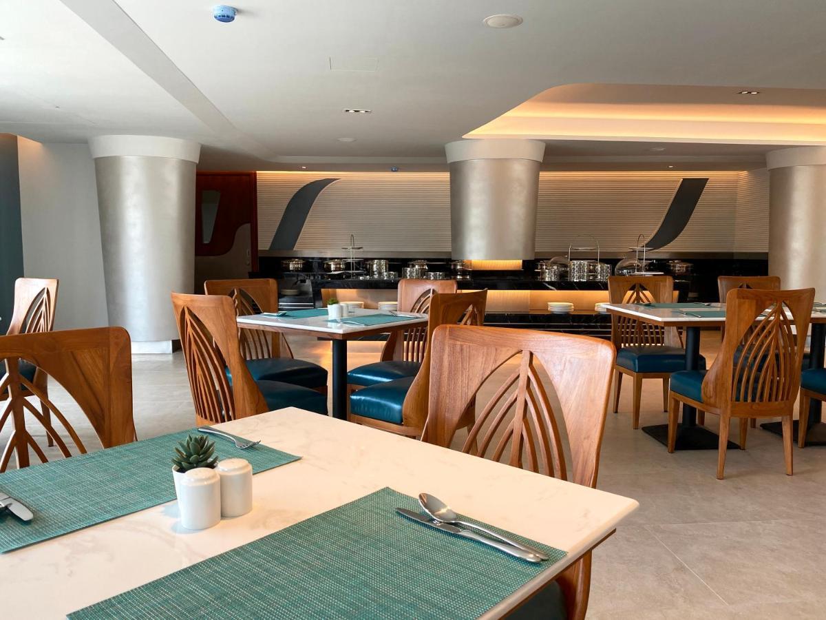 The Oceanic Sportel Phuket - Sha Extra Plus Exterior photo The restaurant at the hotel