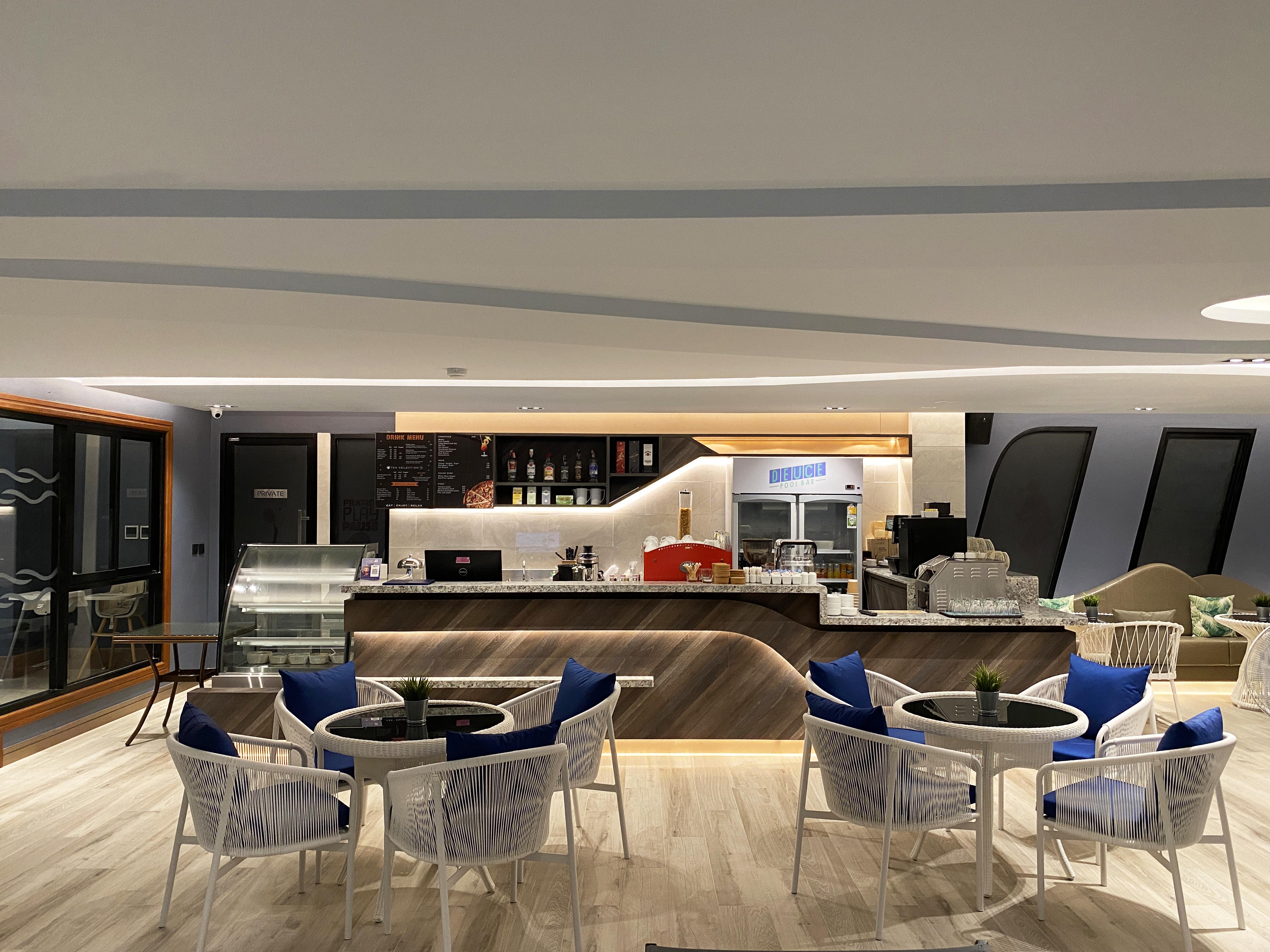 The Oceanic Sportel Phuket - Sha Extra Plus Exterior photo The lounge at KLIA